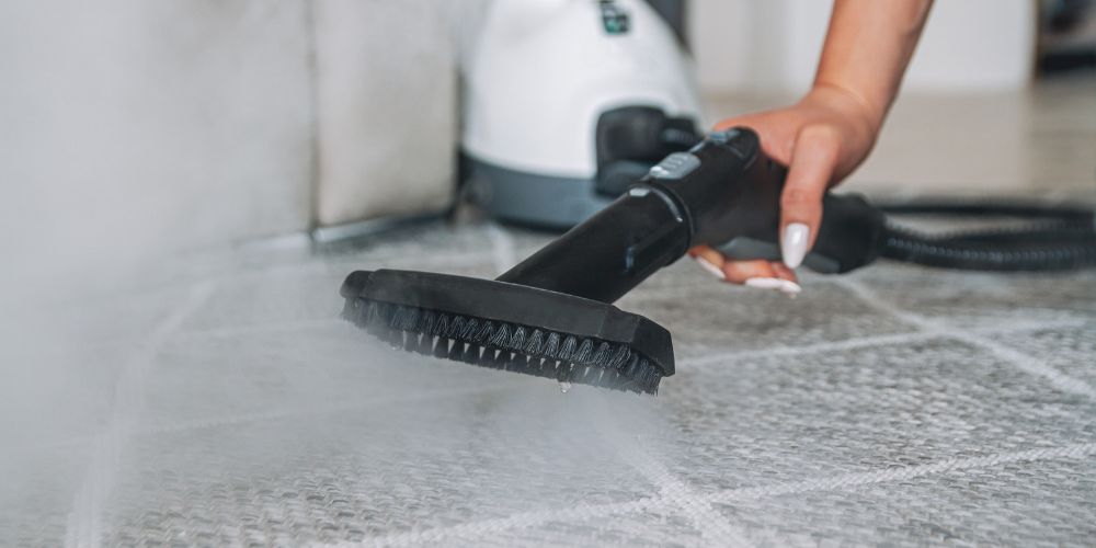 Teppich reinigen mit Dampfreiniger: So geht´s richtig