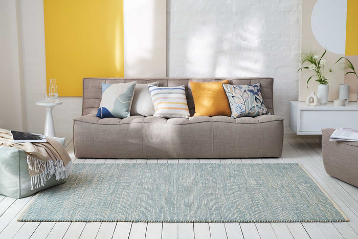 Trendfarben des Sommers: So setzt du mit den passenden Teppichen stylische Akzente in deinem Zuhause | Outlet-Teppiche