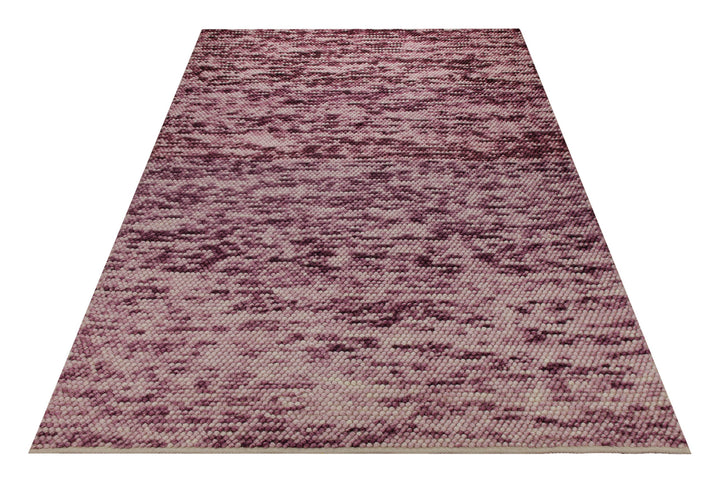 1433 Handwebteppich Wolle space-dyed beere rosé 160x230 cm – im Raum platziert