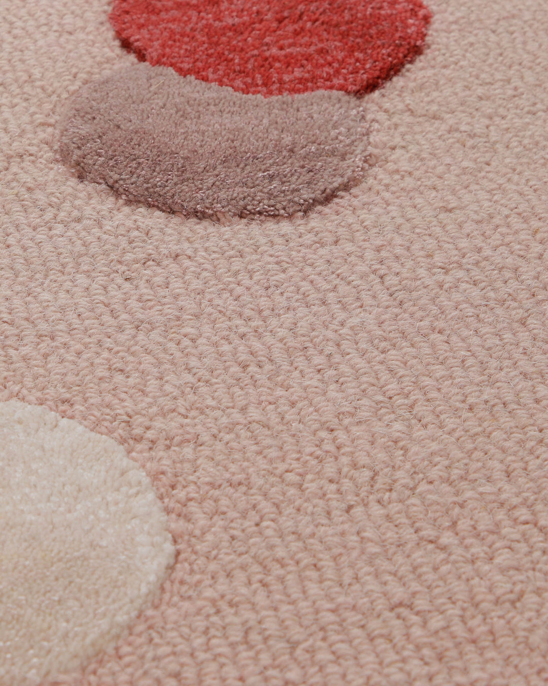 Konfetti auf Blush - Handtuft Wolle 160 x 230 cm – Produktfoto freigestellt