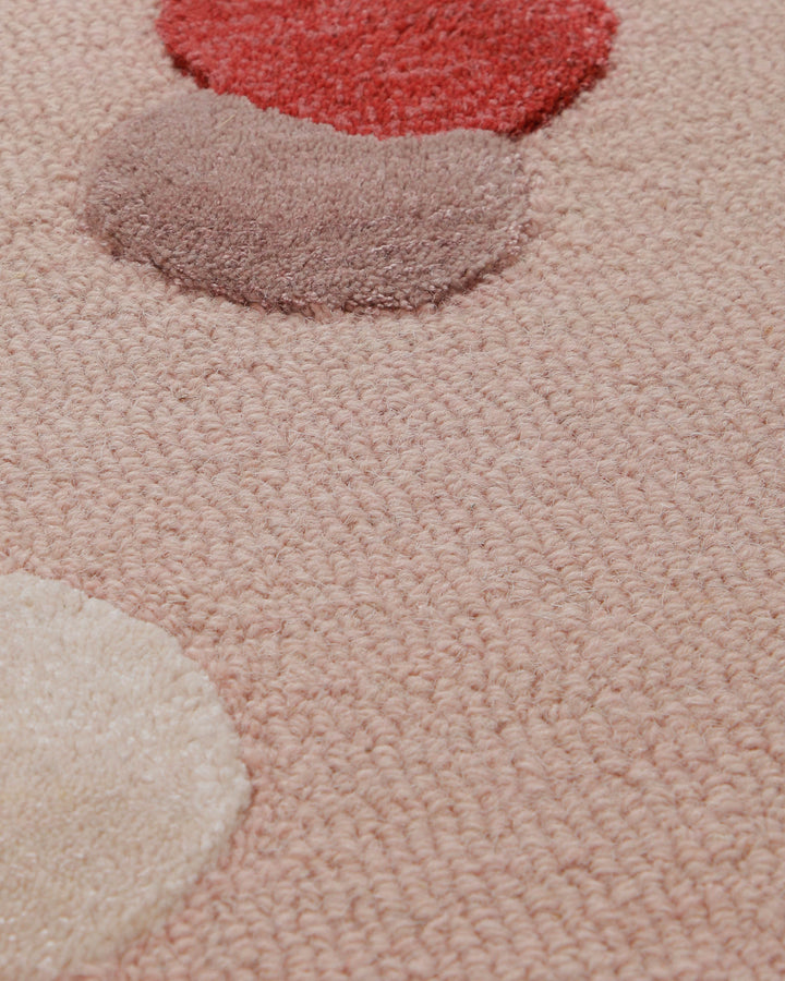 Konfetti auf Blush - Handtuft Wolle 160 x 230 cm – Produktfoto freigestellt
