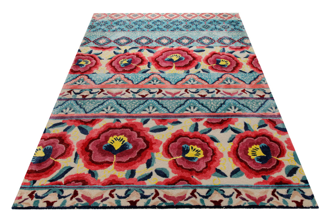 Suzani-Streifen in Türkis - Handtuft Wolle 160 x 230 cm – Teppich im Raum platziert