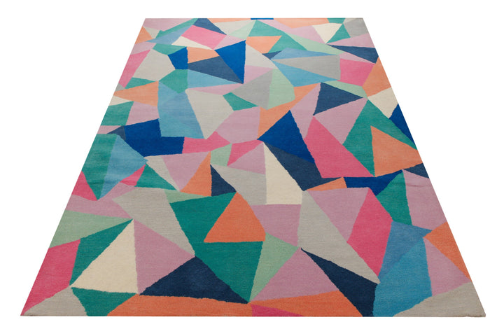 Prismenmosaik bunt - Handtuft Wolle 160 x 230 cm – Teppich im Raum platziert