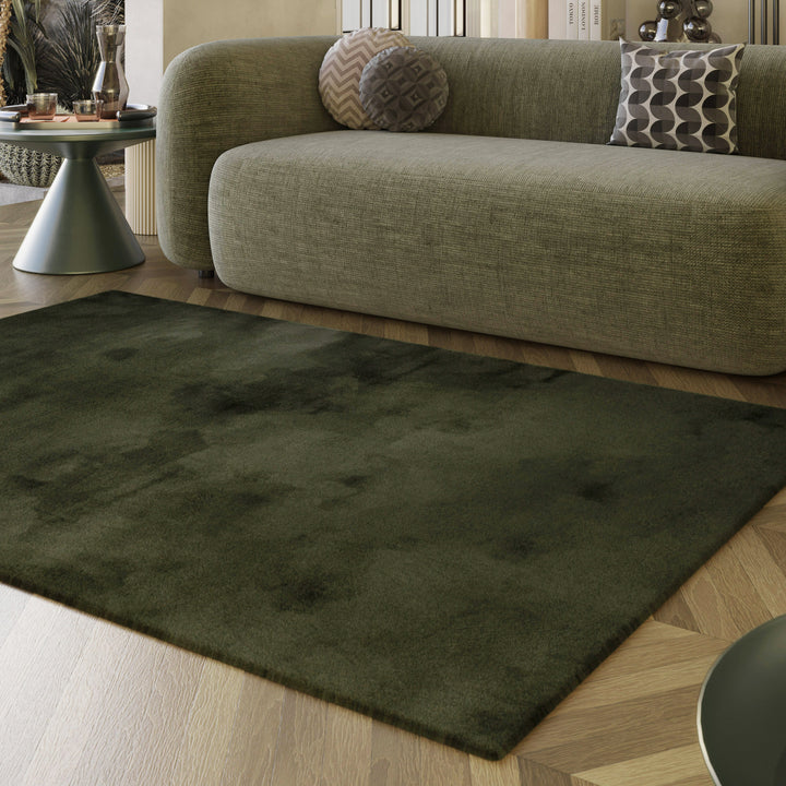 Hochflor Teppich Alice Oliv Grün Interiorbild