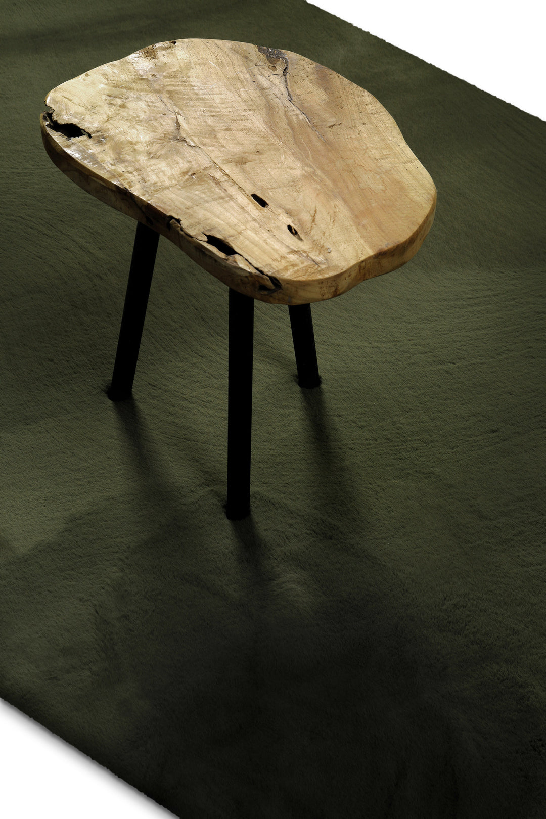 Hochflor Teppich Anna Oliv Grün mit Hocker