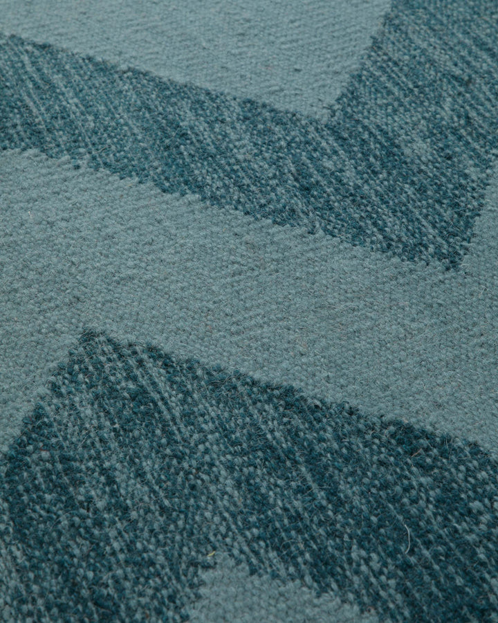 Handwebteppich Wolle Chevron petrol 160x230 cm – Close-up der Webart
