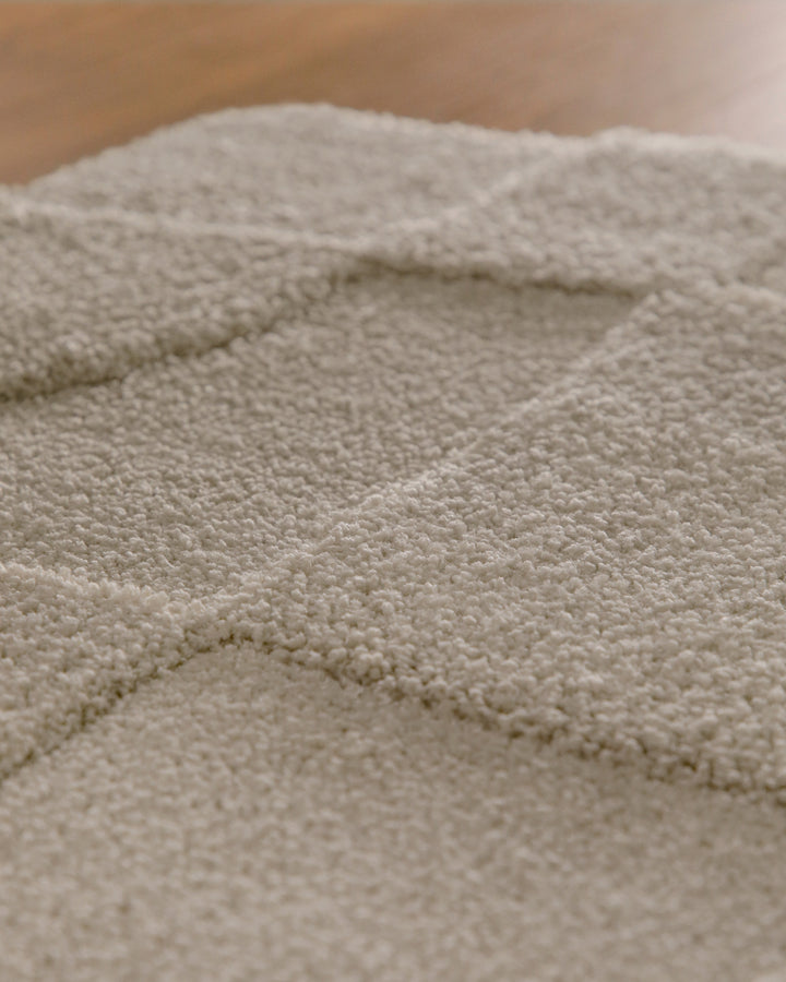 Badteppich Davie Grau Nahaufnahme der Florstruktur, Linienrelief im dichten Teppichflor sichtbar