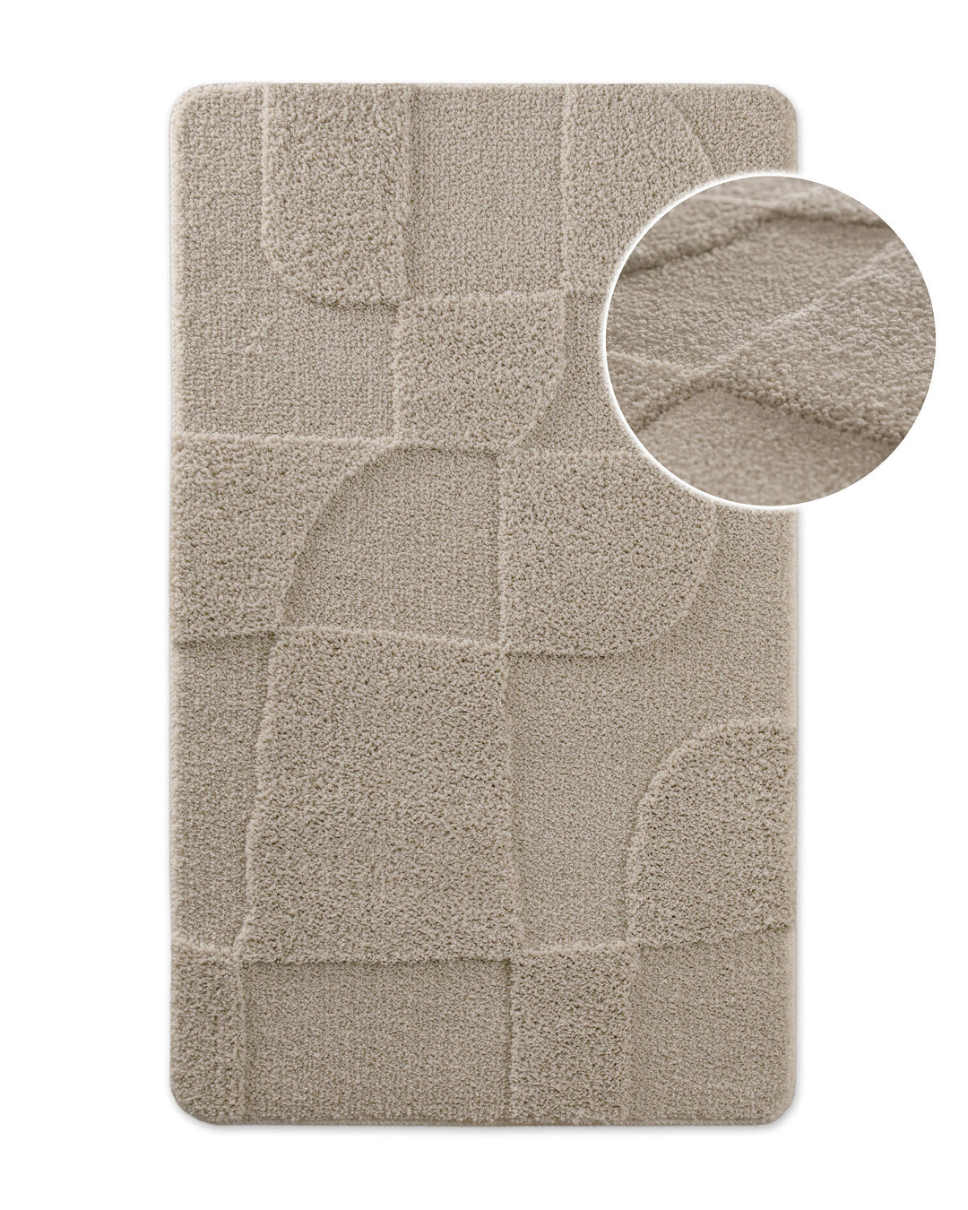 Badteppich von BathKing by WECONhome Davie Sand Beige, Draufsicht mit Detailkreis der Florstruktur und eingeprägtem Muster auf weißem Hintergrund