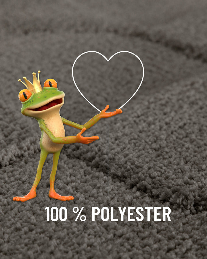 Badteppich Davie Basalt Grau Nahaufnahme des Flors mit eingeblendeter Materialangabe 100 Prozent Polyester