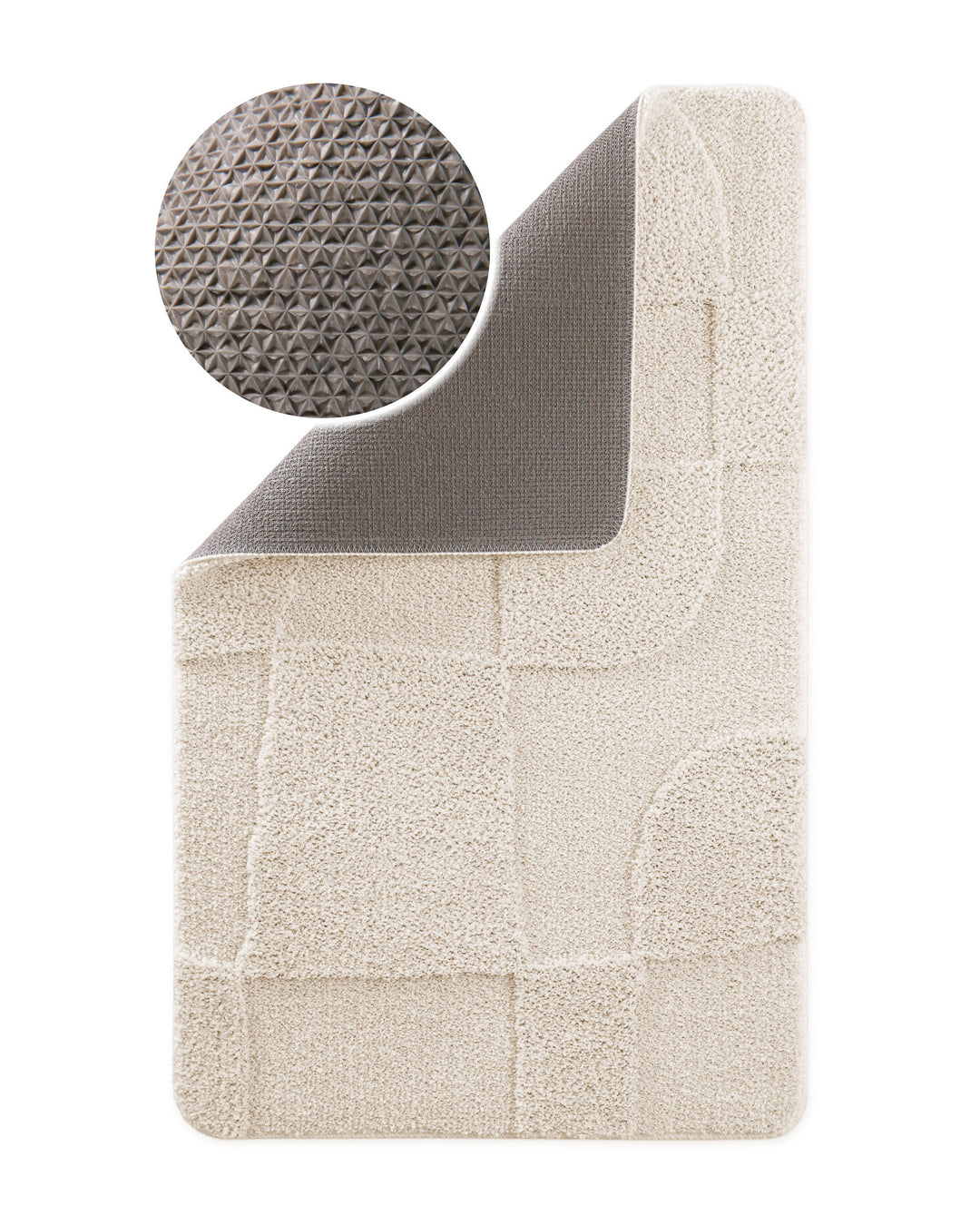 Badteppich Davie Creme Weiß Ecke hochgeklappt, runde Probe zeigt Creme Weiße Rückseite mit rutschhemmender Beschichtung