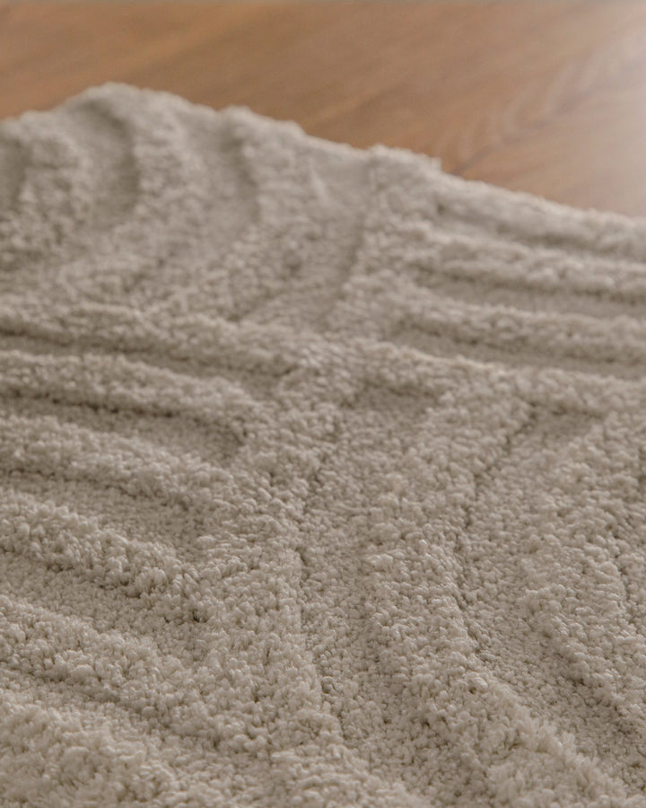 Badteppich Fiete Grau Nahaufnahme der Florstruktur, Linienrelief im dichten Teppichflor sichtbar