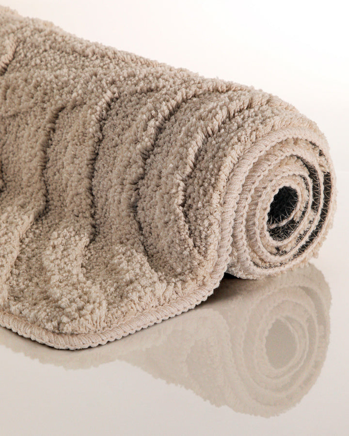 Badteppich Fiete Sand Beige zwei rechteckige Matten übereinander gelegt, Draufsicht mit geometrischem Reliefmuster