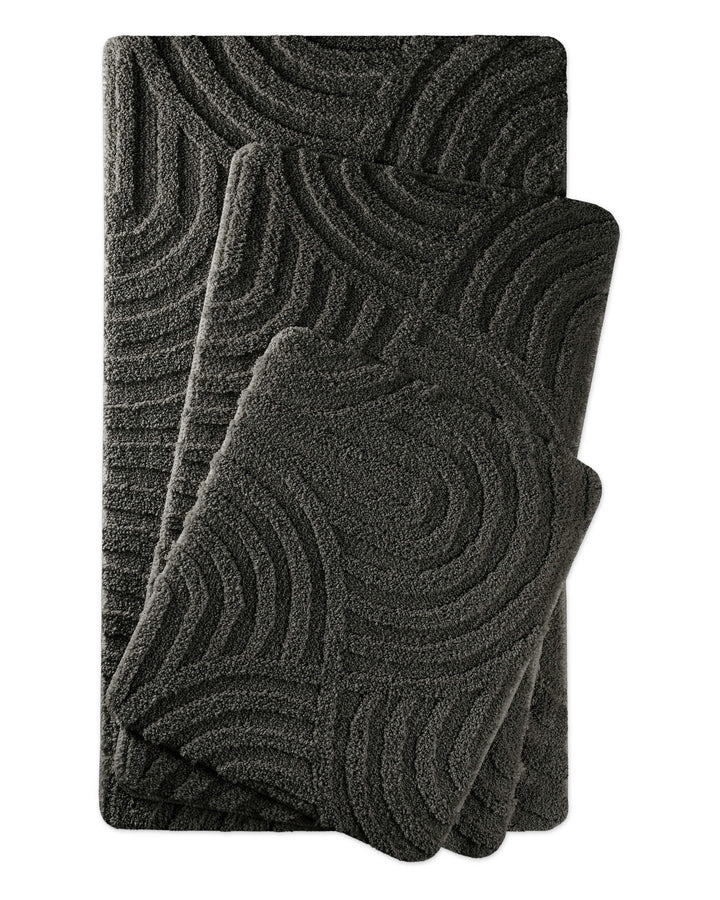 Badteppich Fiete Anthrazit Grau zwei rechteckige Matten übereinander gelegt, Draufsicht mit geometrischem Reliefmuster