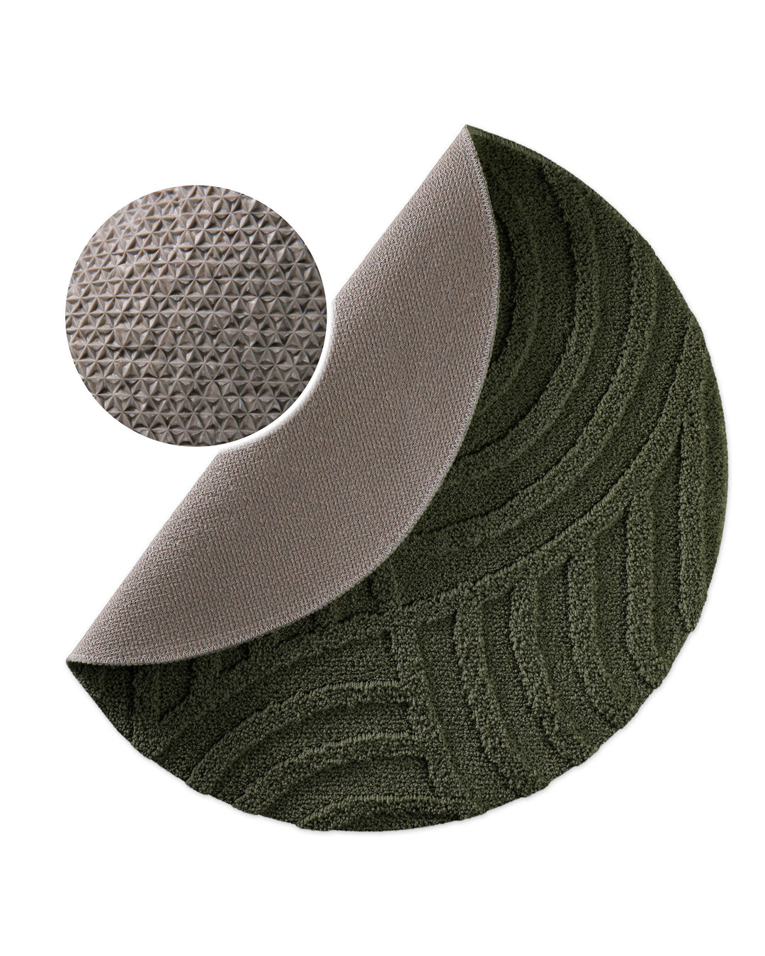 Badteppich Fiete Kiefer Grün rund, angehobene Ecke zeigt Kiefer Grüne Rückseite mit rutschhemmender Beschichtung