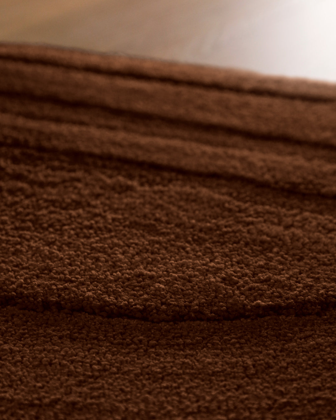 Badteppich Marc Braun Nahaufnahme der Florstruktur, Linienrelief im dichten Teppichflor sichtbar