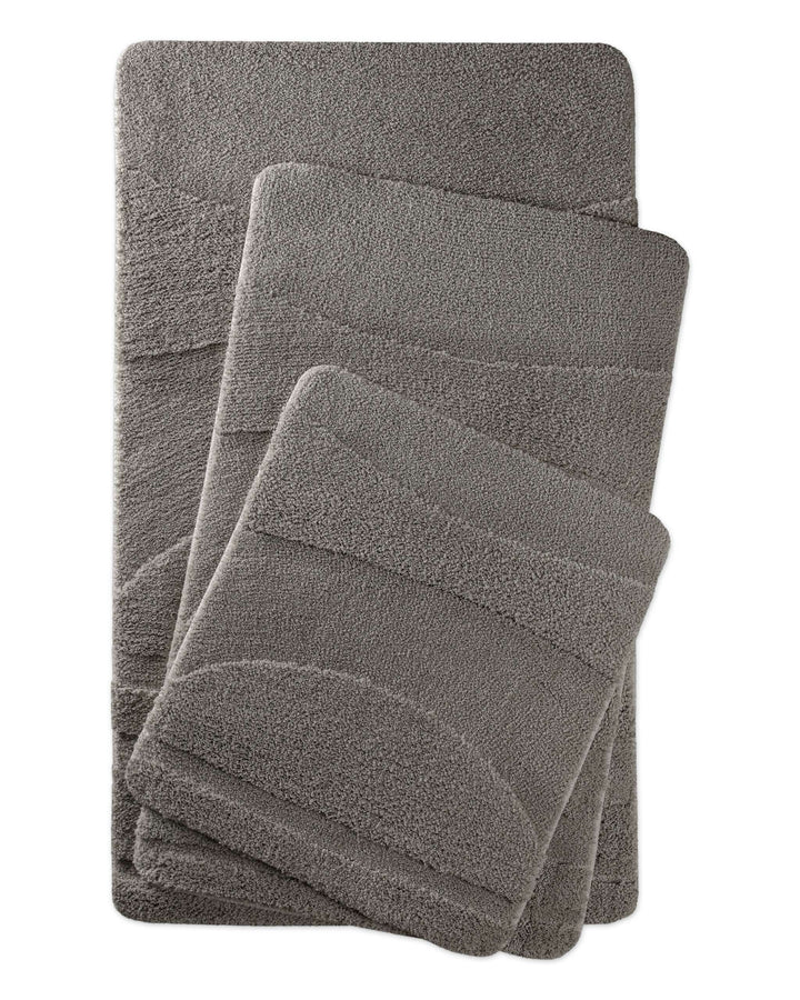 Badteppich Marc Basalt Grau zwei rechteckige Matten übereinander gelegt, Draufsicht mit geometrischem Reliefmuster