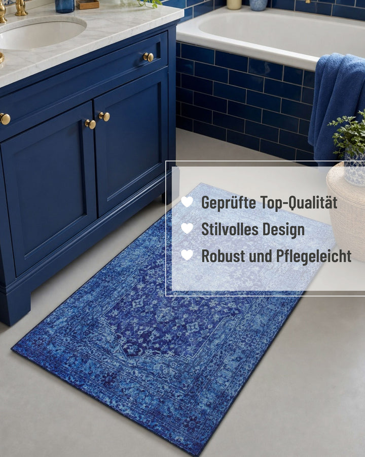 Blauer Vintage-Badteppich Ralph im Badezimmer mit Hinweisen zu Qualität, Robustheit und Pflegeleichtigkeit.