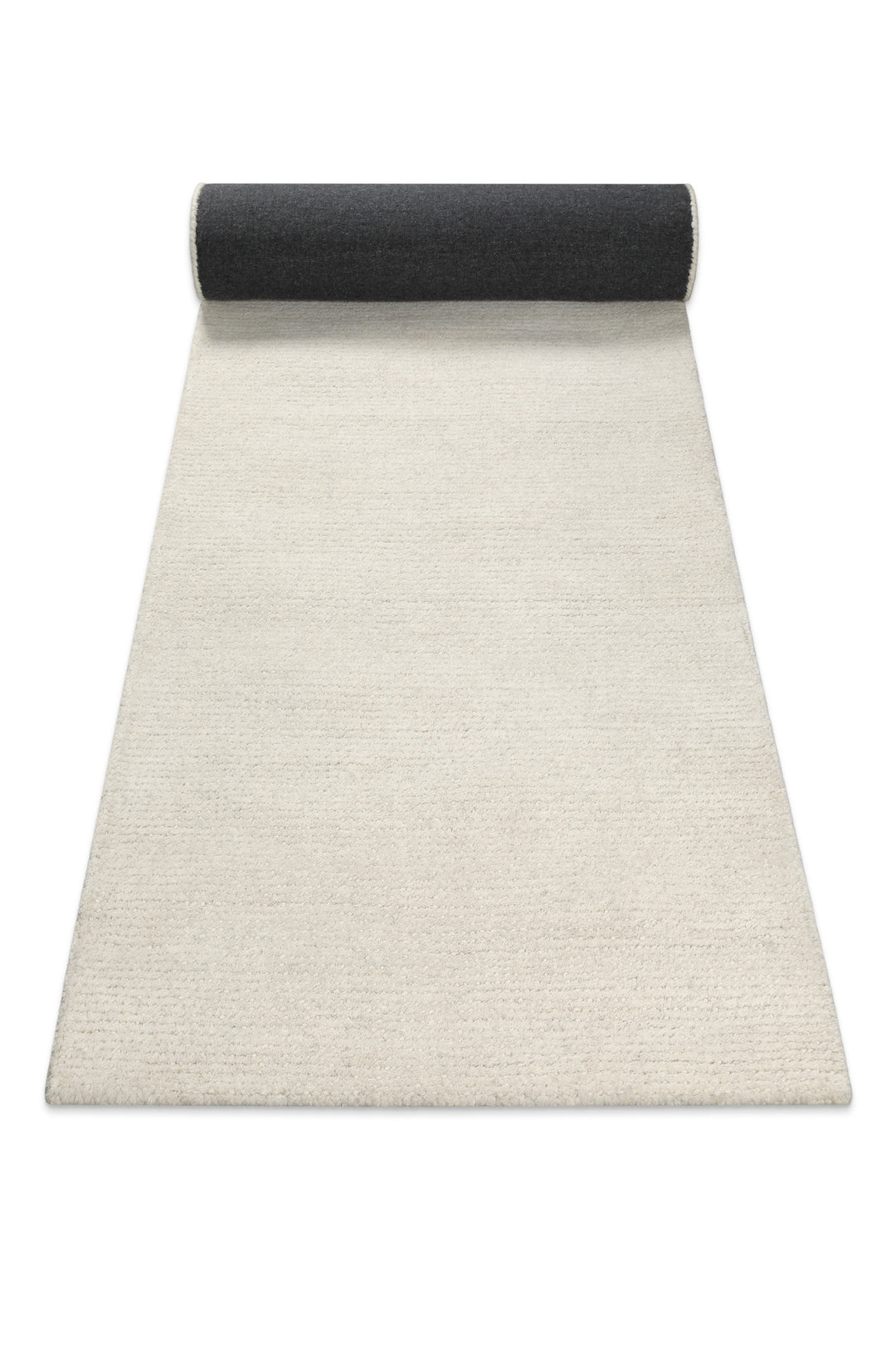 Perspektivische Ansicht des Hamptons THIRTYTWO Läufers mit klarer Musterführung und hochwertiger Verarbeitung.