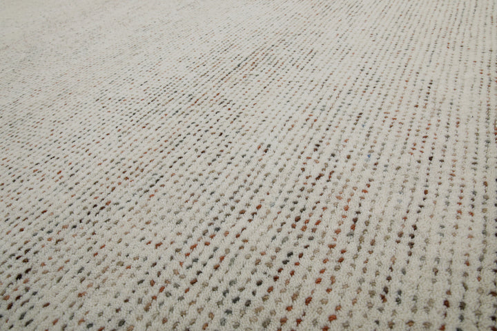 Nahaufnahme des Materials vom Hamptons THIRTYTWO, bei der die plastische Musterung deutlich sichtbar wird.