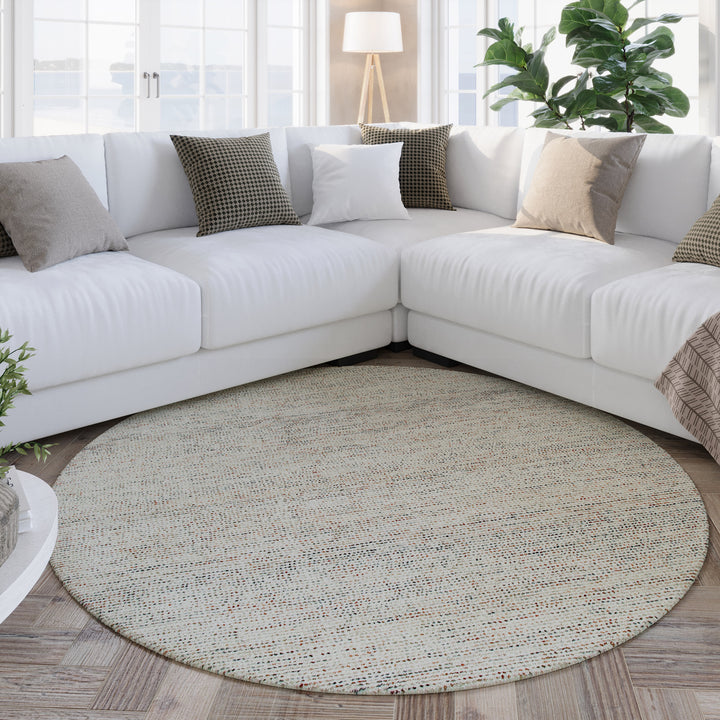 Hamptons THIRTYTWO Teppich aus neuer Blickrichtung im Raum mit harmonischem Zusammenspiel von Muster und Einrichtung.