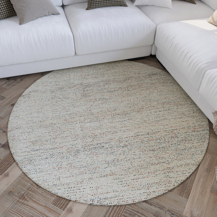 Hamptons THIRTYTWO Teppich aus rückwärtiger Raumansicht mit moderner und ausgewogener Designwirkung.