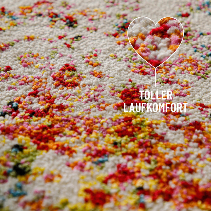 Kurzflorteppich Multi "Modernina 2.0" von WECONhome, Nahaufnahme mit Hinweis auf angenehmen Laufkomfort