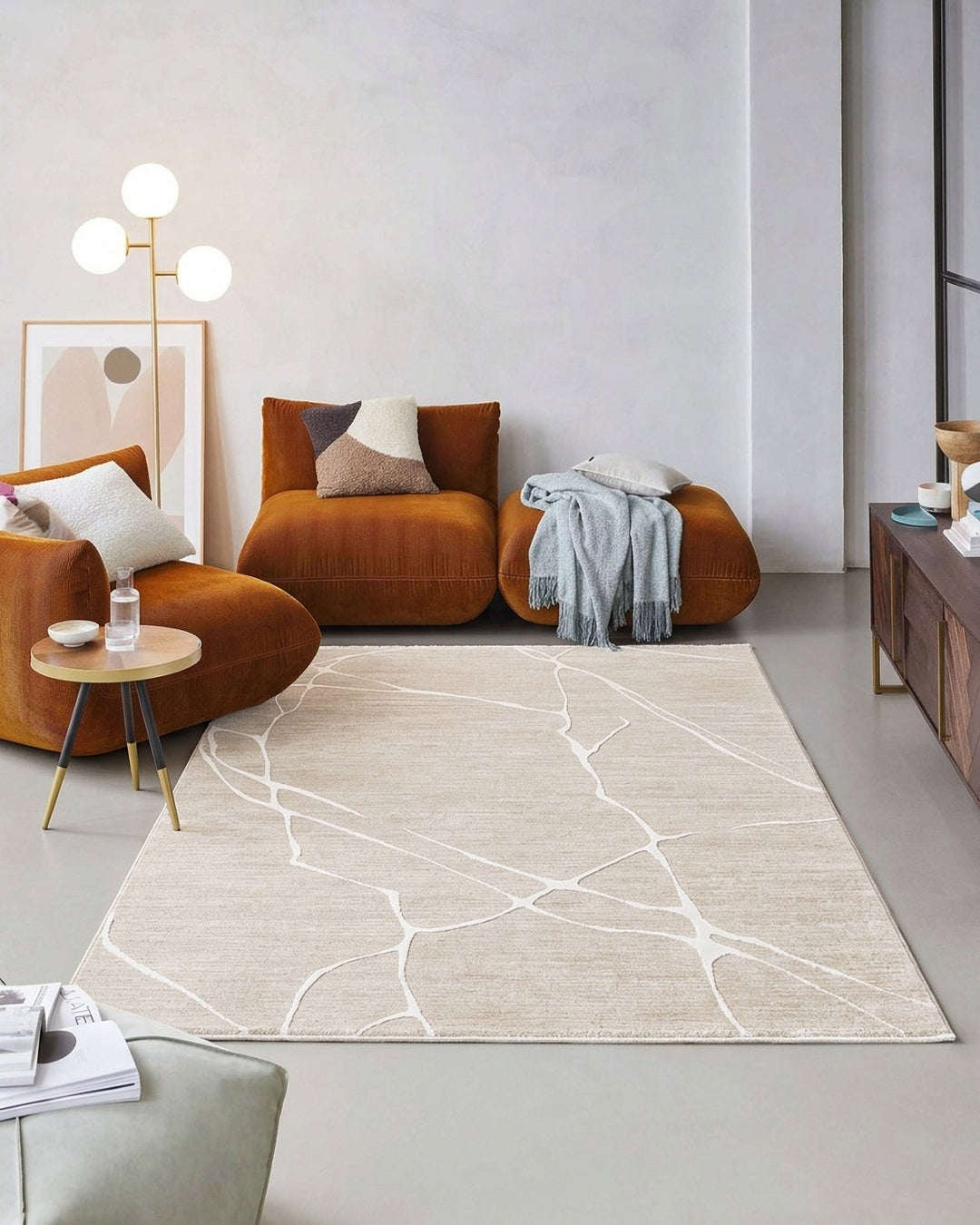 Kurzflor Teppich Elite in Beige Bunt mit modernem Linienmuster im Wohnzimmer vor Sofa und Wohnmöbeln