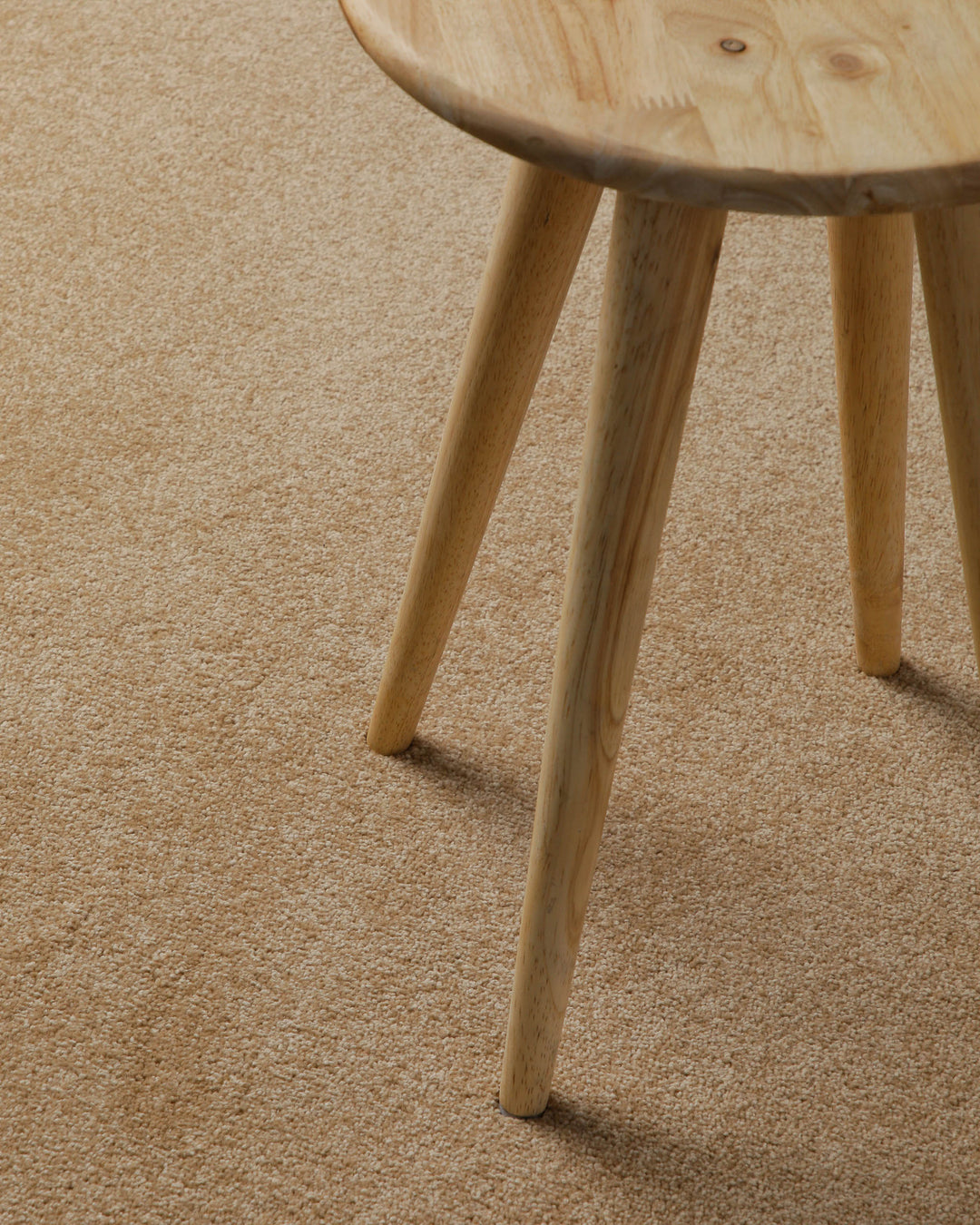 Kurzflor Teppich Freja Sand Beige Detailaufnahme der Oberfläche mit dichter, weicher Struktur