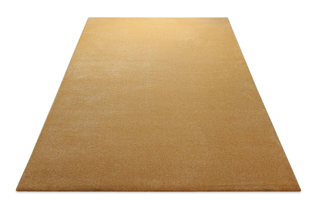 Flach ausgelegte Variante, Form und niedrige Florhöhe klar erkennbar