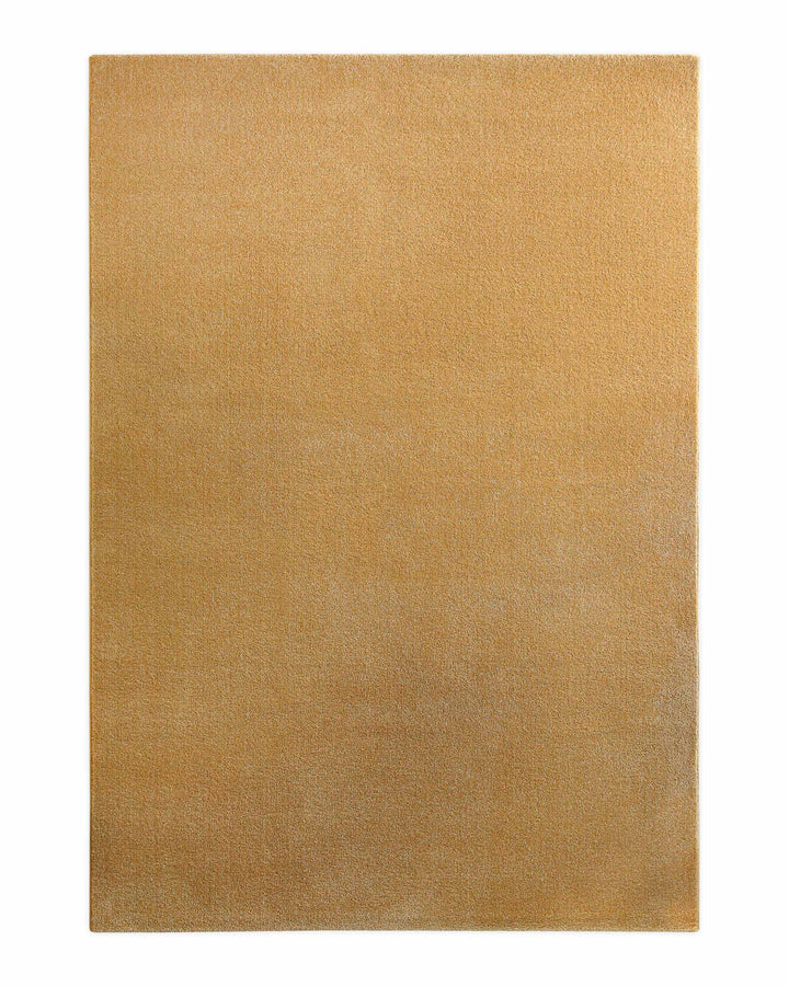 Kurzflor Teppich Montepulciano Ocker Gelb rechteckig freigestellt, gleichmäßige Farbstruktur sichtbar