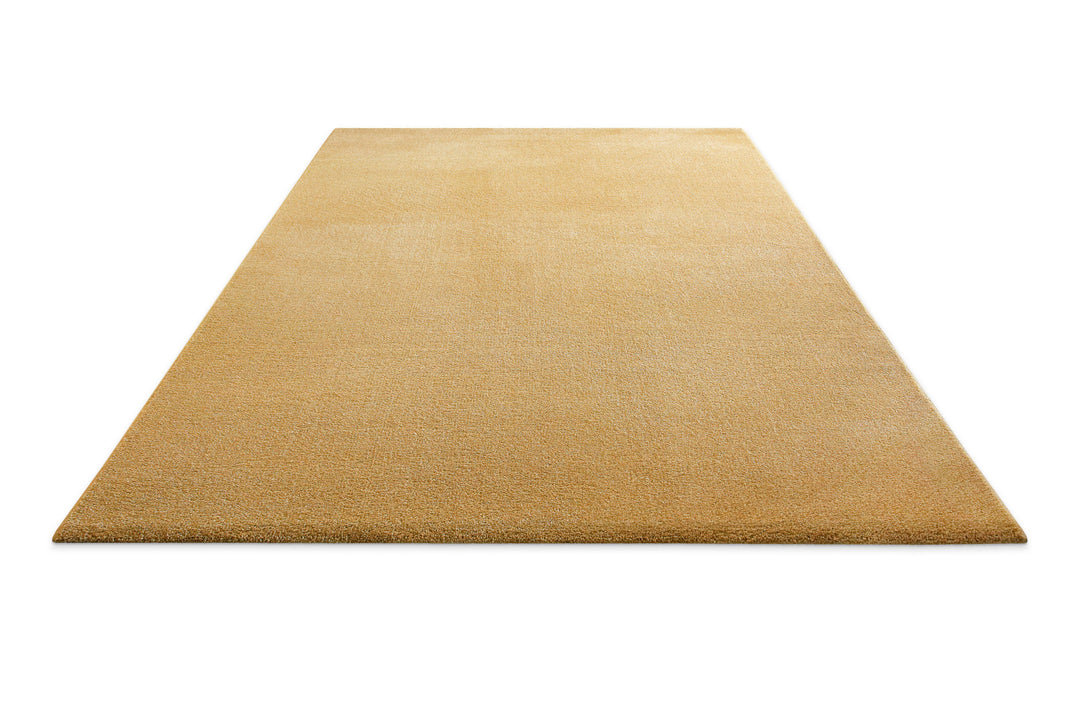 Kurzflor Teppich Montepulciano Ocker Gelb rechteckig flach ausgelegt mit gleichmäßiger Oberfläche