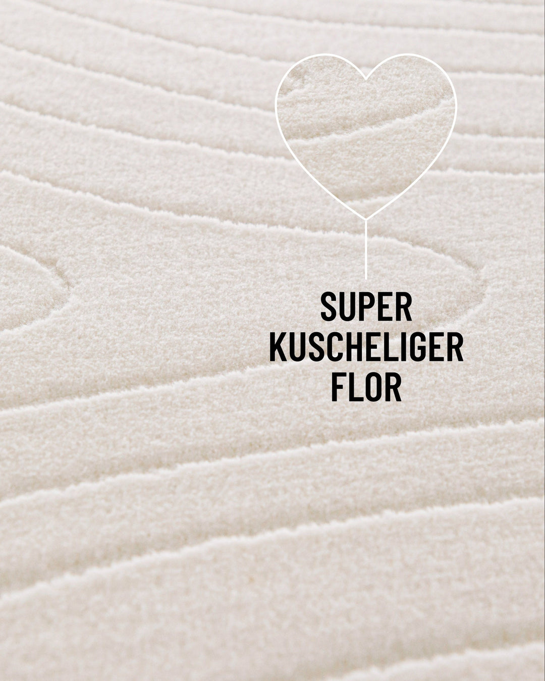 Kurzflor Teppich Nuuk Flow von WECONhome Nahaufnahme mit Info: kuscheliger Flor