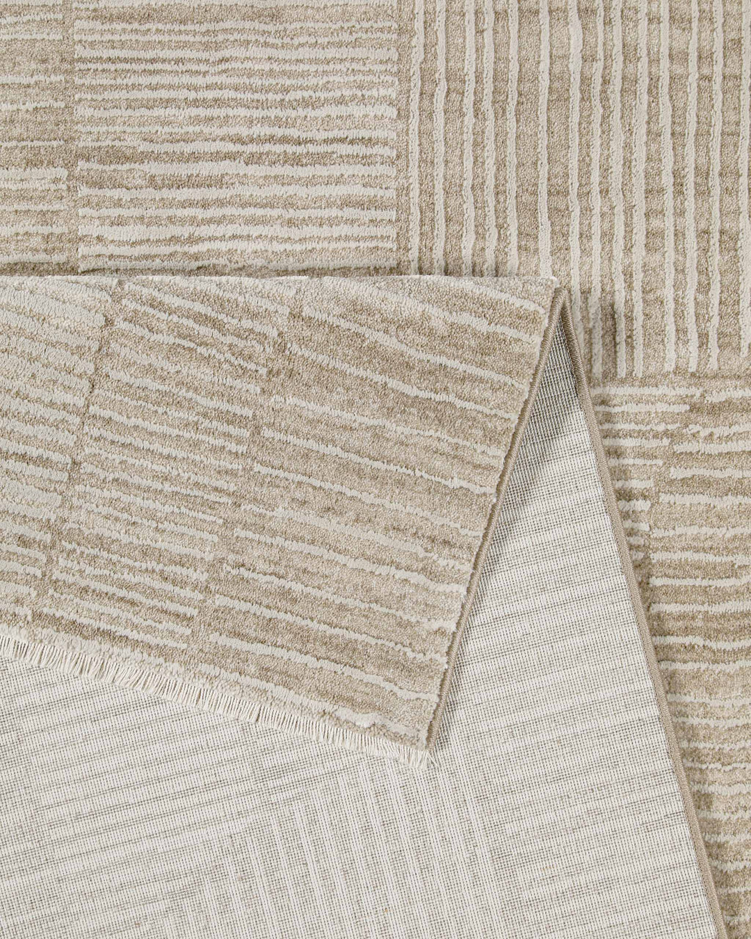 Kurzflor Teppich Raymond in Beige Bunt Detailaufnahme der Teppichkante und hochwertigen Verarbeitung