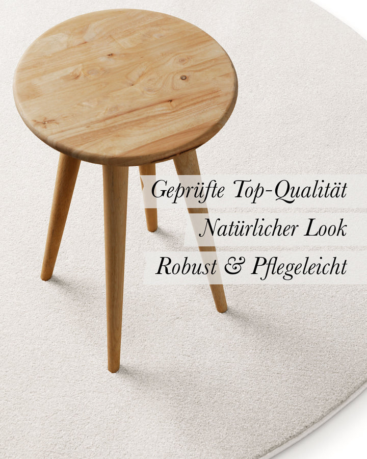 Kurzflor Teppich Freja Creme Weiß rund im Wohnraum mit Eigenschaften wie geprüfte Qualität und natürlicher Look