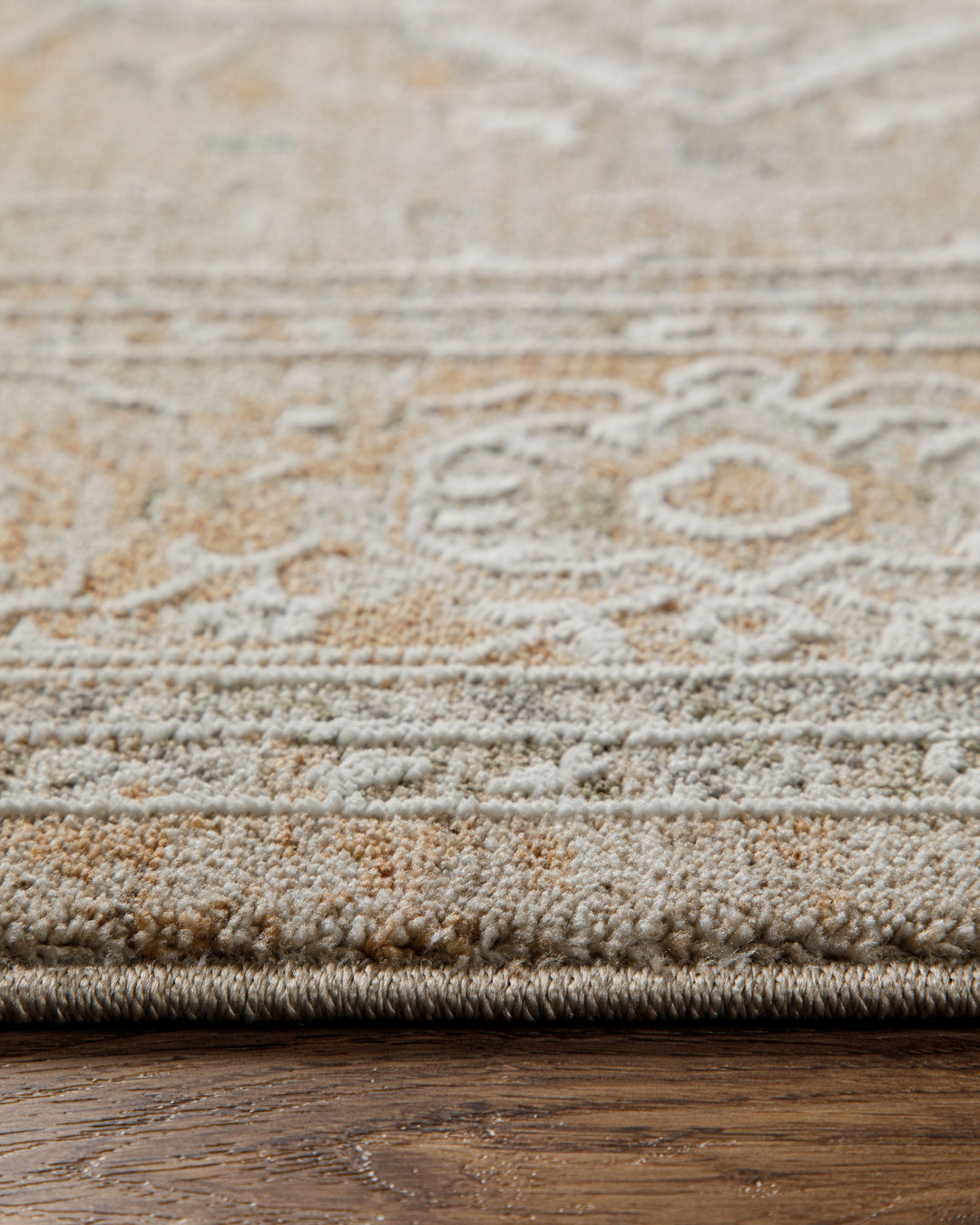 Kurzflor Teppich Vintage Soul in Braun Beige Nahaufnahme der weichen Oberflächenstruktur und Musterdetails