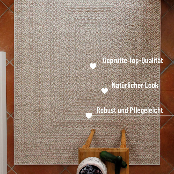 In-& Outdoor Teppich Layo beige rechteckig Perspektive im Raum mit Info robust & pflegeleicht