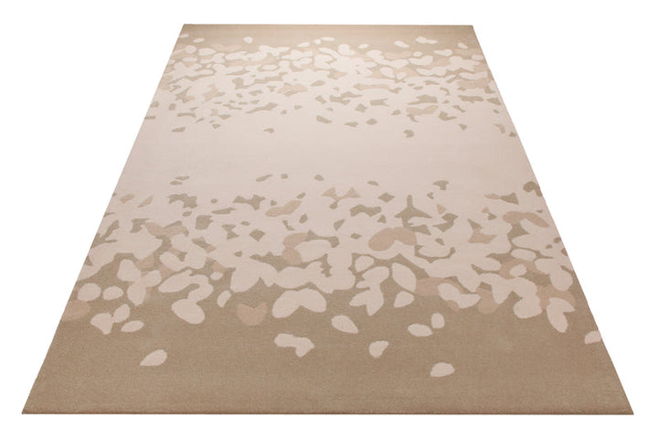 Terrazzo in Sand - Handtuft mit Farbverlauf 160 x 230 cm – Teppich im Raum platziert