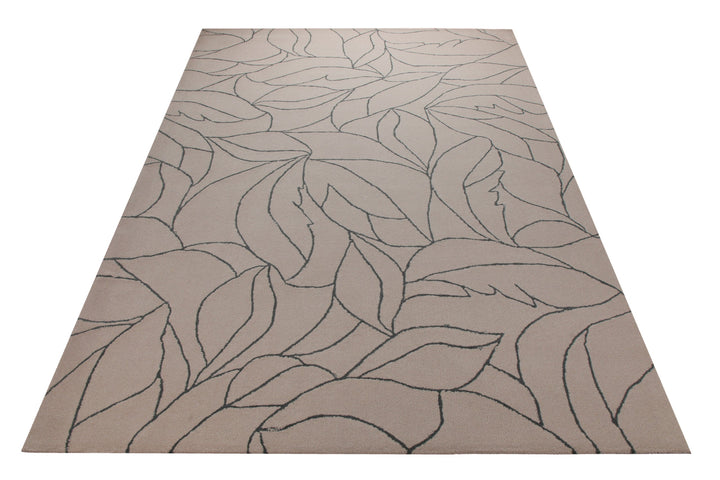 Blätter in Taupe - Handtuft Wolle 160 x 230 cm – Teppich im Raum platziert
