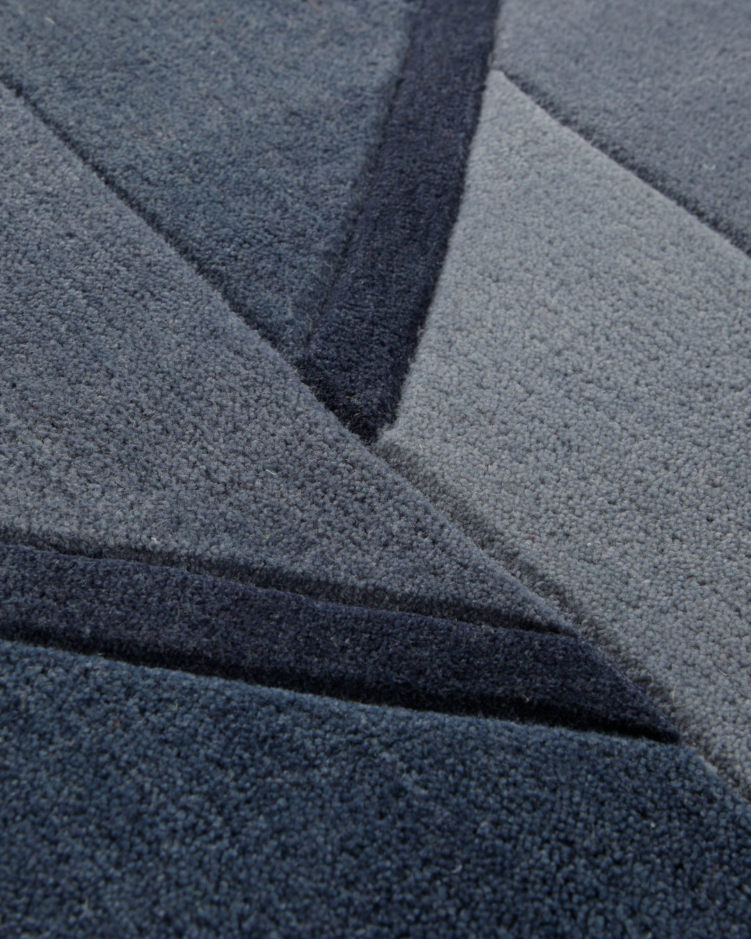 Blaugrau im Verlauf - Handtuft Wolle 160 x 230 cm – Produktfoto freigestellt