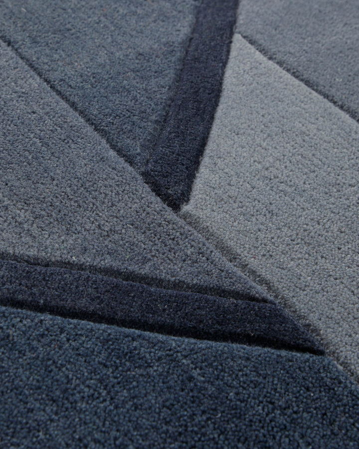 Blaugrau im Verlauf - Handtuft Wolle 160 x 230 cm – Produktfoto freigestellt