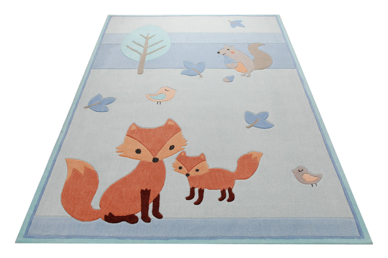 Fuchs und Eichhörnchen - Handtuft  Kinderteppich 160 x 230 cm – Teppich im Raum platziert