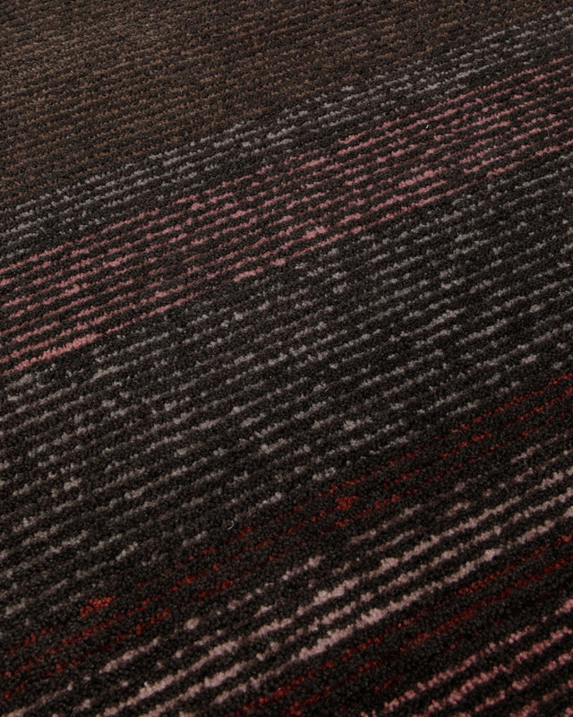 Bordeaux im Streifenlauf - Handtuft 160 x 230 cm – Detailaufnahme der Textur