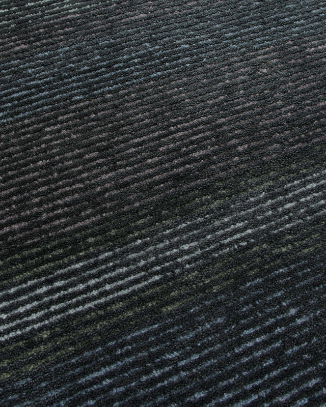 Anthrazit im Streifenlauf - Handtuft 160 x 230 cm – Detailaufnahme der Textur
