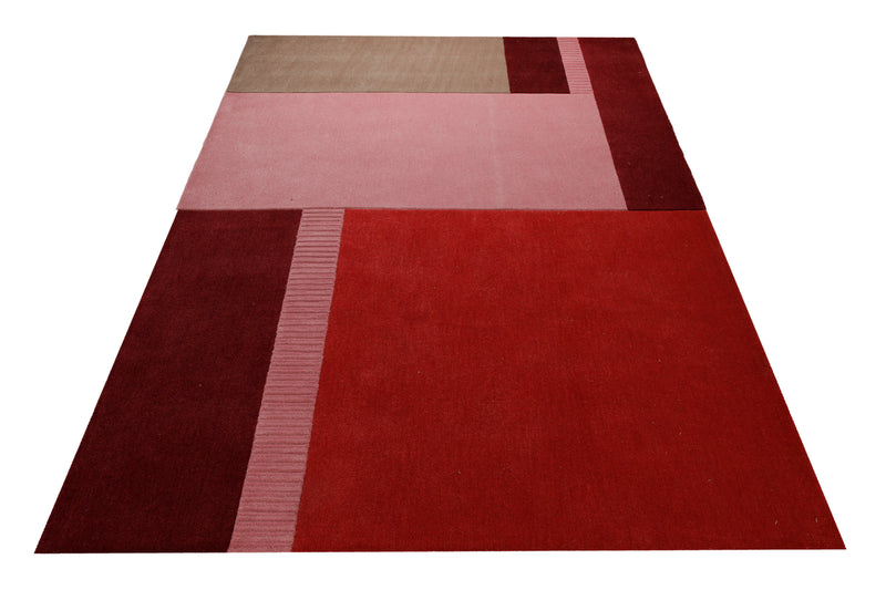 Beere trifft Rosé - Colourblock-Handtuft 160 x 230 cm – Teppich im Raum platziert