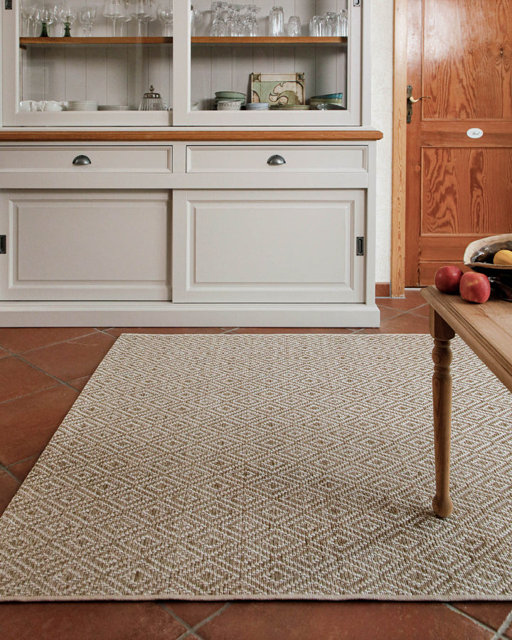 In-& Outdoor Teppich Miami Beach creme weiß rechteckig im Raum mit Schrank