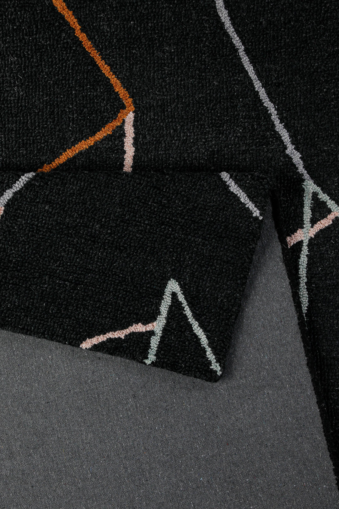 Kurzflorteppich Anthrazit aus Schurwolle "Nox" WECONhome