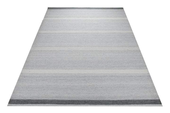 Handwebteppich Polypropylen outdoor Streifen rosé grau 160x230 cm – dekorativ im Raum inszeniert