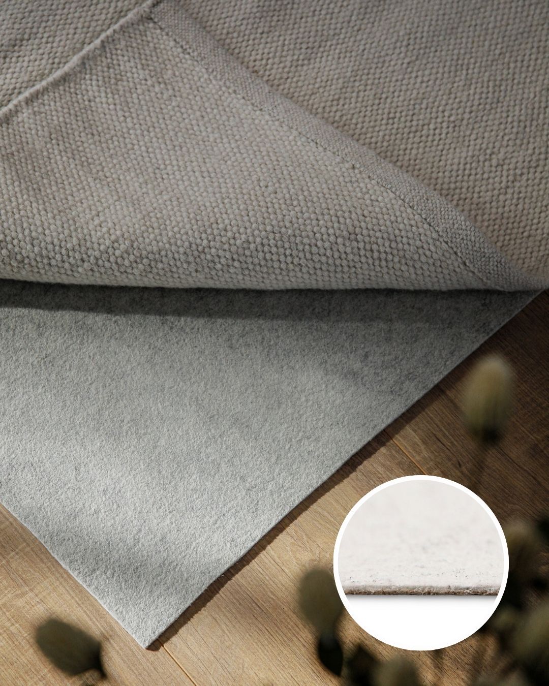 RugPad Basic Teppichunterlage unter einem Teppich Detail Interieuraufnahme