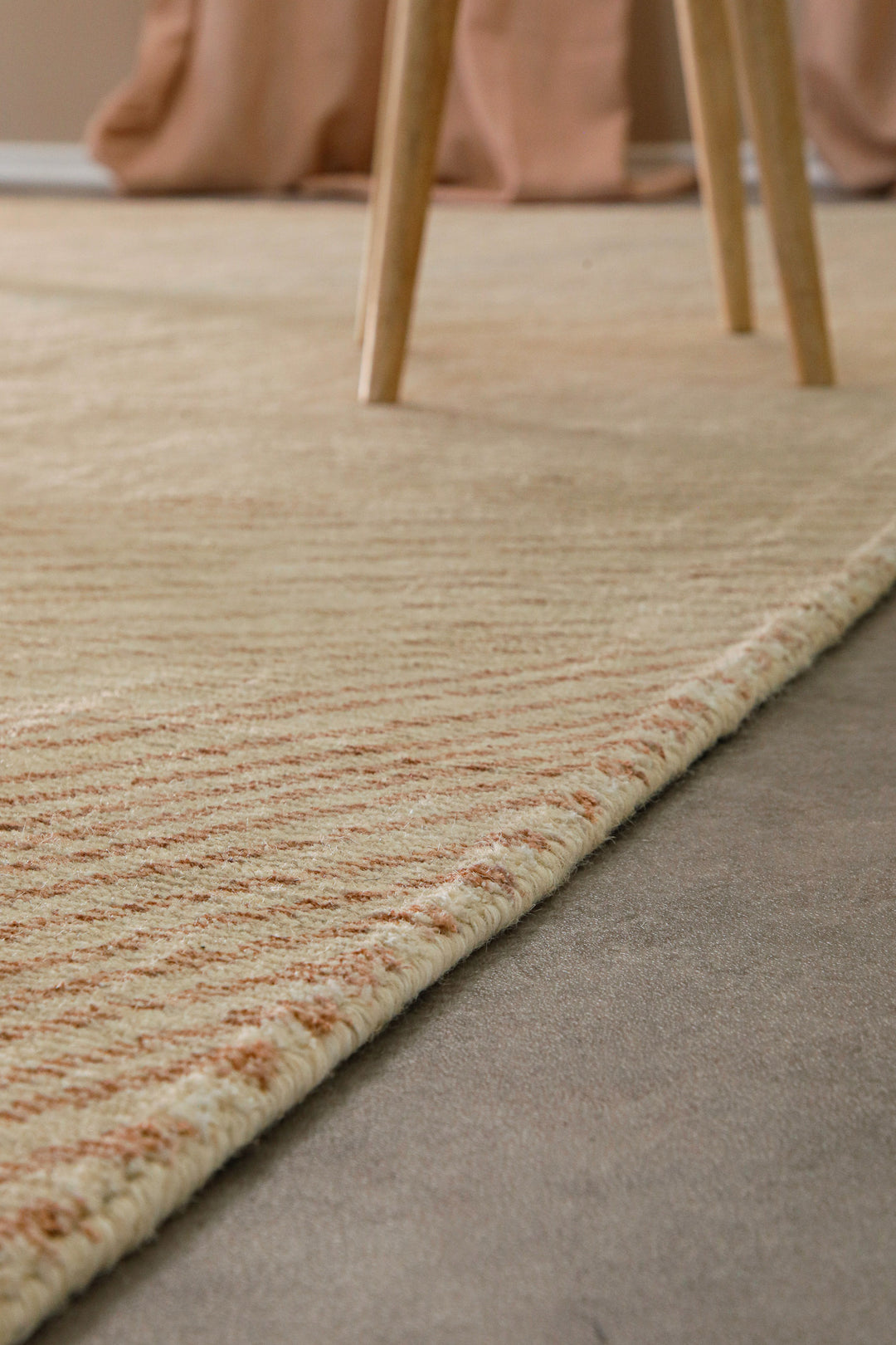 Kurzflorteppich Beige aus Viskose & Schurwolle "Skai" WECONhome