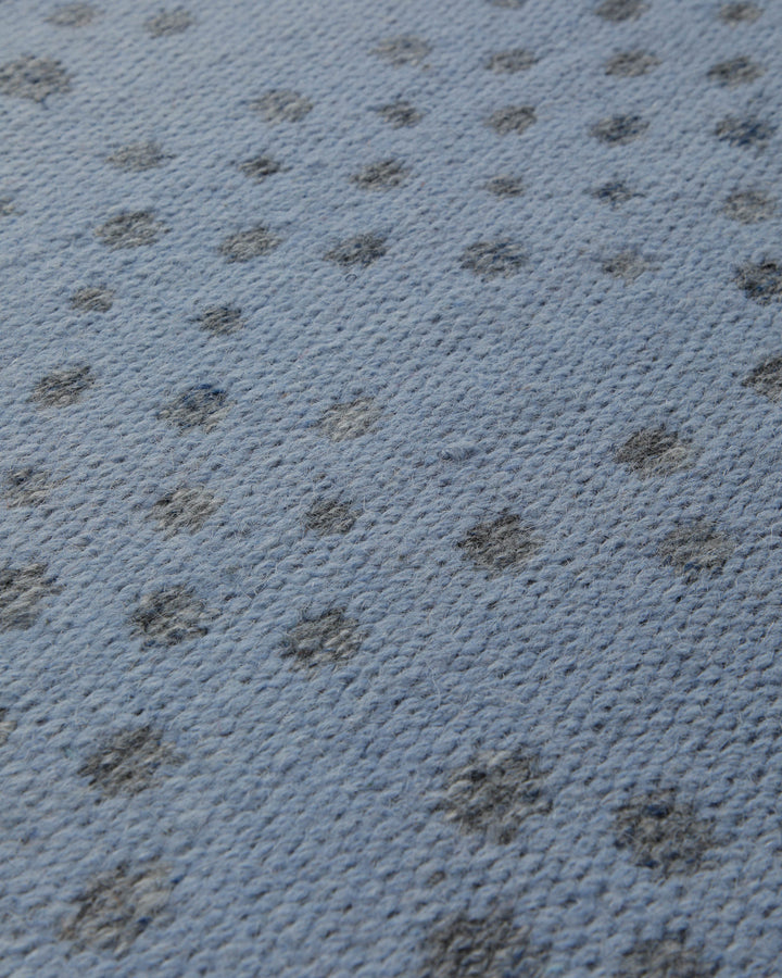 Spring Jacquard Teppich Baumwolle Punktstruktur hellblau 160x230 cm – Detailaufnahme der Musterung